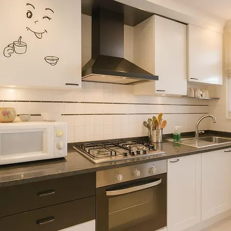 Riviera Suiteroom Con Terrazza منزل للإقامة ألاسيو