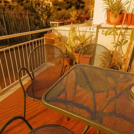 ホームステイ Alassio Riviera Con Terrazza アラッシオ
