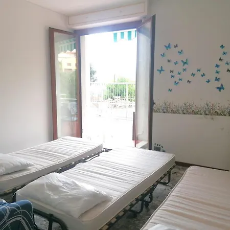 Alassio Riviera Con Terrazza ホームステイ アラッシオ